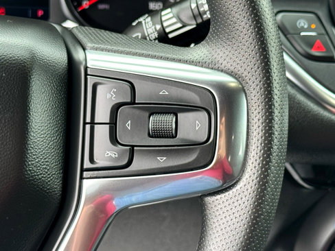 Used 2025 Chevrolet Blazer LT image 15