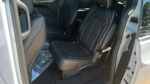 New 2026 Chrysler Voyager LX image 19