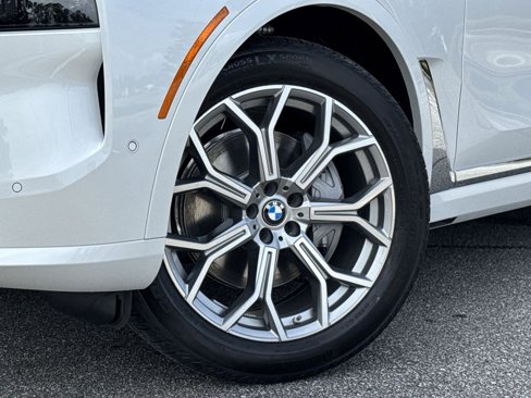 New 2026 BMW X7 xDrive40i w/ Premium Package image 14