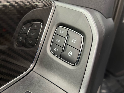 Used 2025 Ford F250 Lariat w/ Lariat Ultimate Package image 14