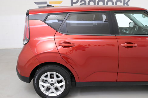 Used 2023 Kia Soul LX w/ LX Technology Package image 9