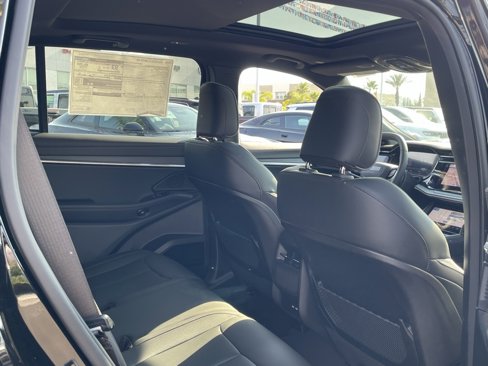 New 2025 Jeep Wagoneer Limited image 21