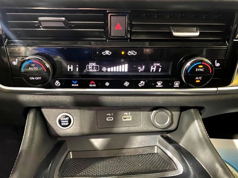 Used 2021 Nissan Rogue SL image 10