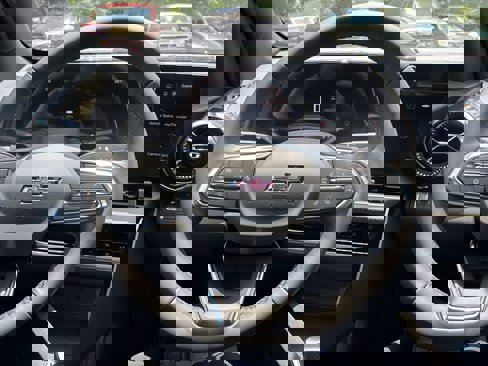New 2026 Chevrolet Equinox LT w/ Convenience Package II image 17