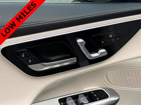 Used 2024 Mercedes-Benz GLC 300 image 16