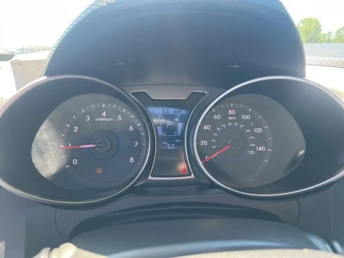 Used 2017 Hyundai Veloster Value Edition image 26