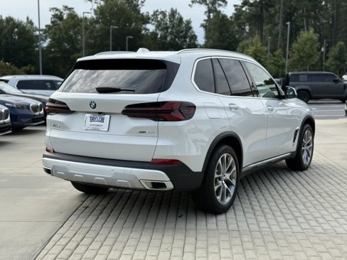 New 2026 BMW X5 sDrive40i image 6