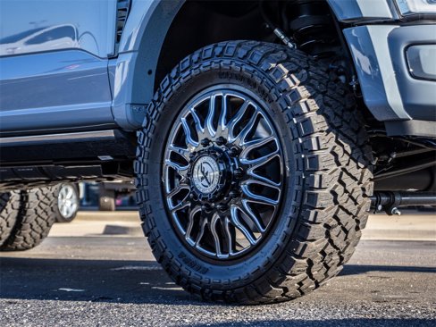 Used 2025 Ford F450 Platinum w/ Platinum Plus Package image 2