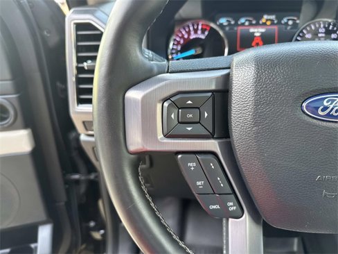 Used 2018 Ford Expedition Platinum image 23