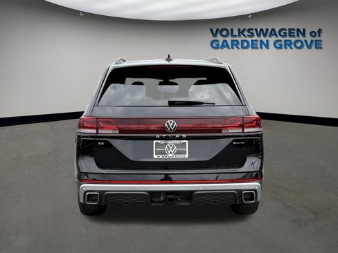 New 2025 Volkswagen Atlas Peak Edition SE image 9