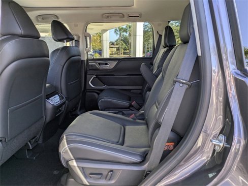 New 2025 INFINITI QX80 Luxe image 16