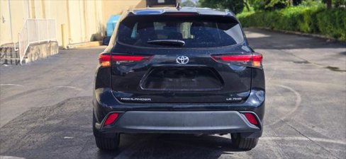 Used 2024 Toyota Highlander LE image 6