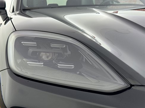 Used 2024 Porsche Cayenne image 27