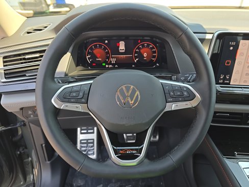 New 2025 Volkswagen Atlas Peak Edition SE image 29