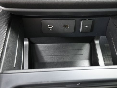 Used 2021 Land Rover Defender 110 X-Dynamic HSE image 25