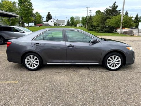Used 2014 Toyota Camry SE image 5