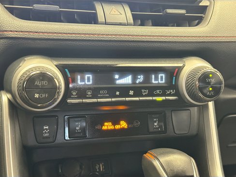 Used 2024 Toyota RAV4 SE image 10