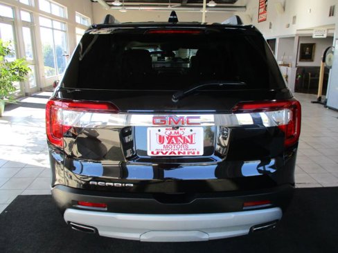 Used 2023 GMC Acadia SLT image 5