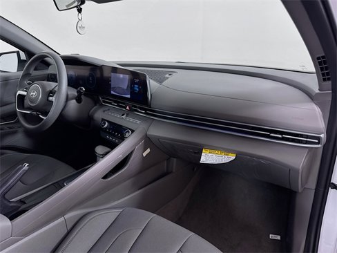 Used 2024 Hyundai Elantra SEL image 41
