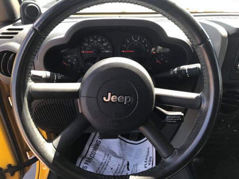 Used 2009 Jeep Wrangler Unlimited X image 9