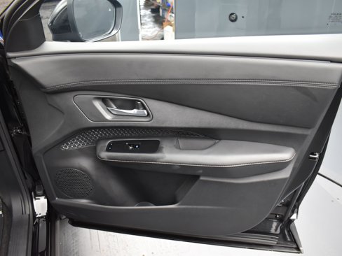Used 2024 Nissan Ariya FWD image 6