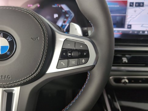 New 2026 BMW X7 M60i image 26