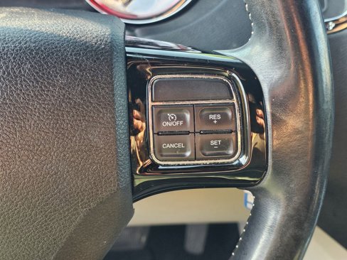 Used 2017 Dodge Grand Caravan SXT image 18