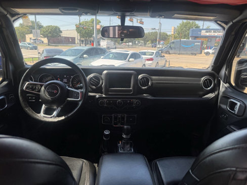 Used 2018 Jeep Wrangler Unlimited Sahara w/ Cold Weather Group image 34