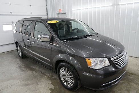 Used 2015 Chrysler Town & Country Touring-L w/ Driver Convenience Group image 1