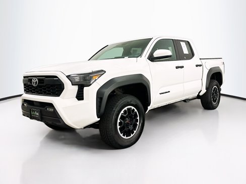 Used 2024 Toyota Tacoma TRD Off-Road image 3