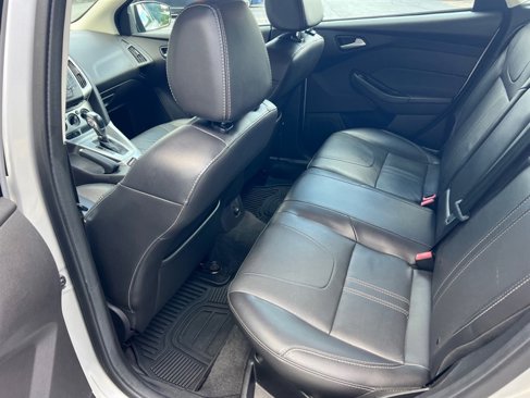 Used 2014 Ford Focus SE w/ Equipment Group 201A image 24