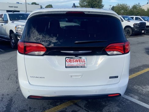 New 2026 Chrysler Voyager LX image 6