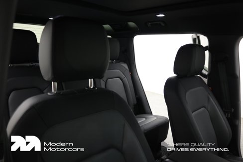 Used 2024 Land Rover Defender 110 X-Dynamic SE image 29