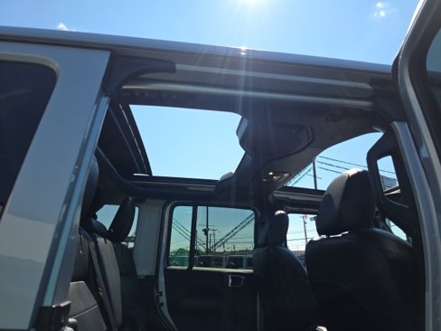 Used 2023 Jeep Wrangler Unlimited Sahara w/ Cold Weather Group image 47