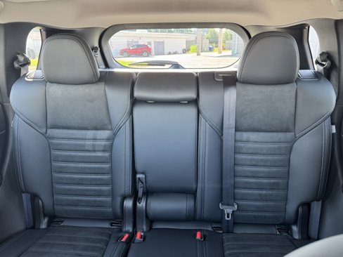 New 2025 Mitsubishi Outlander SE image 16