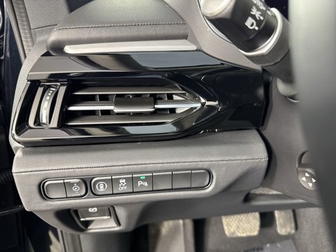 Certified 2025 Acura MDX w/ Technology Package image 14