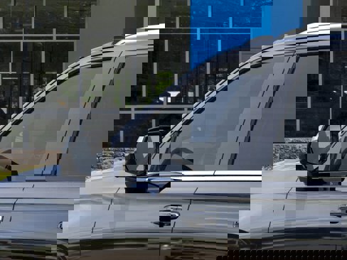New 2026 Chevrolet Suburban Premier image 12