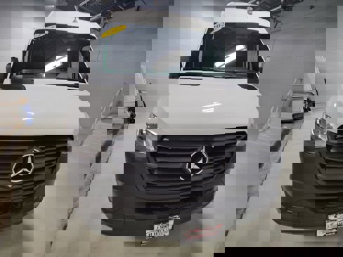 Used 2022 Mercedes-Benz Sprinter 2500 image 2