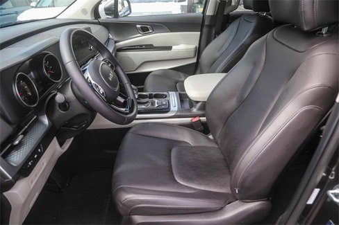 Certified 2024 Kia Carnival LX image 18