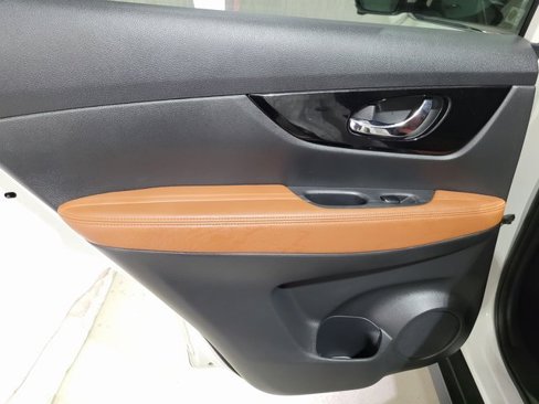 Used 2017 Nissan Rogue SL image 50