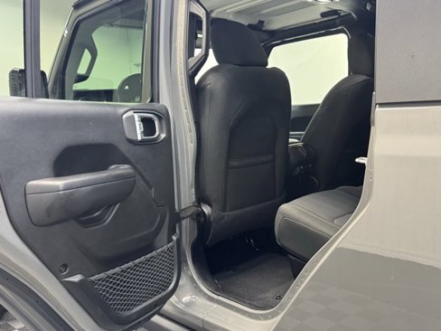 Used 2021 Jeep Gladiator Willys image 30