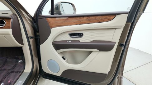 New 2025 Bentley Bentayga image 36