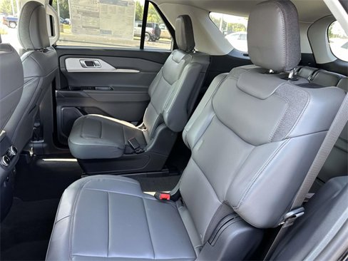 New 2025 Ford Explorer Active image 12