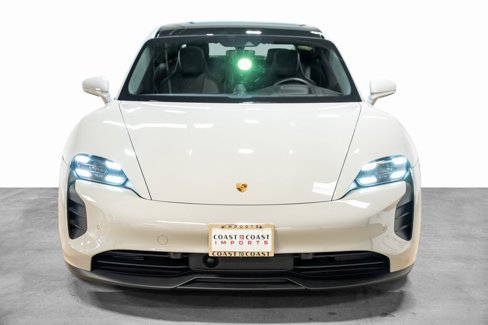 Used 2023 Porsche Taycan GTS image 4