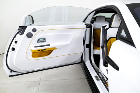 New 2025 Rolls-Royce Spectre Black Badge image 24
