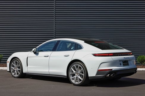 New 2026 Porsche Panamera 4 image 3