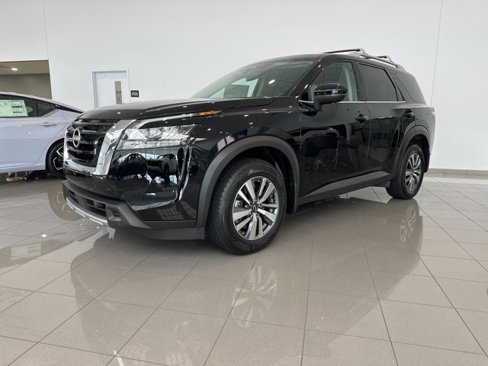 New 2025 Nissan Pathfinder SL image 1