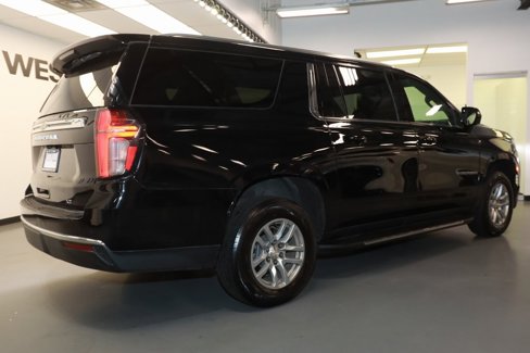 Used 2024 Chevrolet Suburban LT image 6