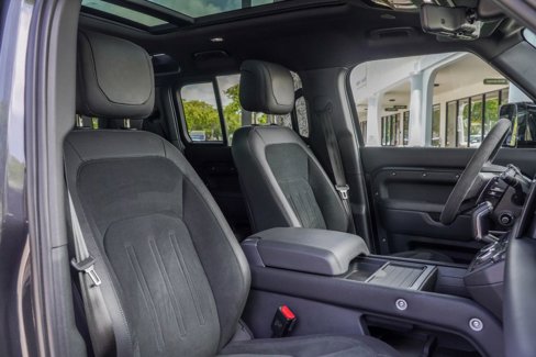 Used 2023 Land Rover Defender 110 image 25
