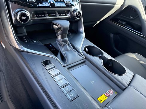 New 2025 Lexus LX 600 4WD w/ Luxury Package image 27